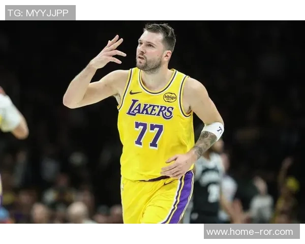 开拓者媒体人称里夫斯状态出色湖人队在东契奇与老詹归来后实力不容小觑